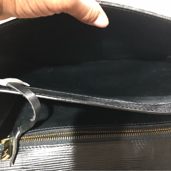 COPY - Louis Vuitton Epi Envelope Bag with working key - Picture 5 of 14